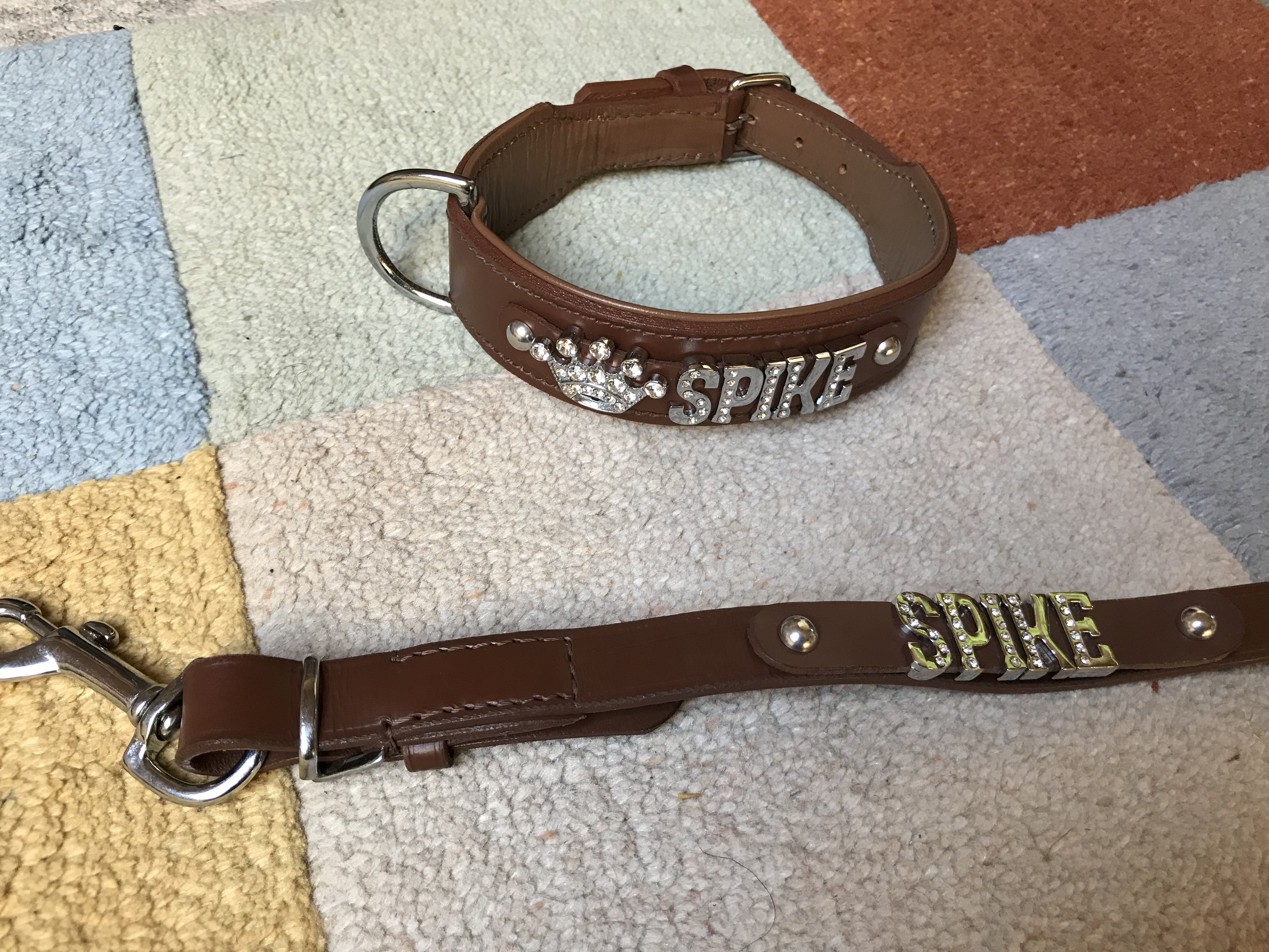 Spikes Halsband
